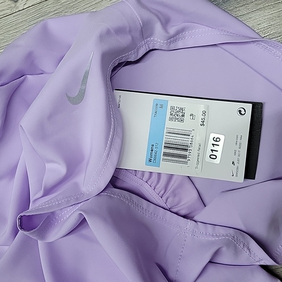 NIKE WOMEN'S SHORTS. - Picture 2 of 5